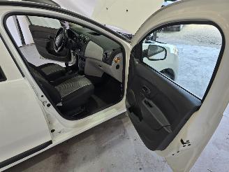 Dacia Logan 0.9 TCe Ambiance picture 18