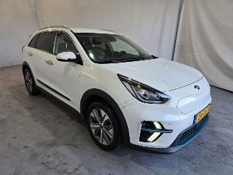 Damaged car Kia Niro ExecutiveLine 64 kWh 2019/5