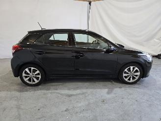 Hyundai I-20  picture 8