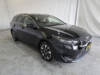 Schadeauto Kia Ceed Sportswagon 1.0 T-GDi Design Edition 2025/12