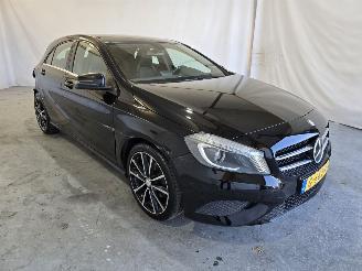 uszkodzony samochody osobowe Mercedes A-klasse 180 Prestige 2015/5