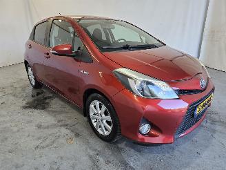 skadebil auto Toyota Yaris 1.5 Full Hybrid 2014/4