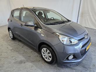 Damaged car Hyundai I-10 1.0i i-Motion Comf.+ 2015/2