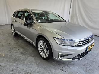 Unfallwagen Volkswagen Passat 1.4 T. GTE C.S. Pl. 2016/12