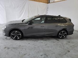 Opel Astra SPORTS TOURER 1.6 T. PHEV Edition picture 4