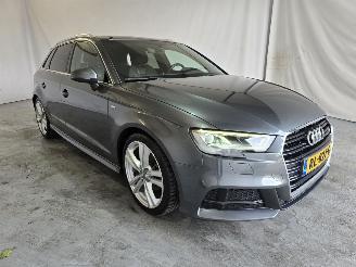 škoda osobní automobily Audi A3 SPORTBACK 1.5 TFSI CoD Sport S Line Edition 2018/1