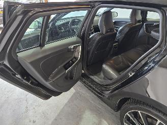 Volvo V-60 2.4 D5 Twin Engine R-Design picture 21