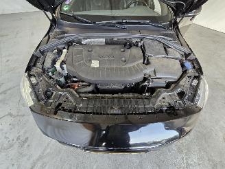 Volvo V-60 2.4 D5 Twin Engine R-Design picture 15