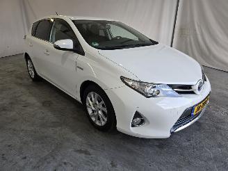Vaurioauto  passenger cars Toyota Auris 1.8 Hybrid Aspiration 2015/1