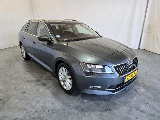 Vaurioauto  passenger cars Skoda Superb 2.0 TDI Style Bns 2018/4