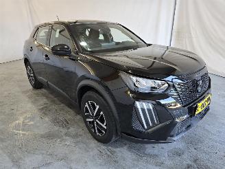 Damaged car Peugeot e-2008 EV Active 54 kWh 2024/2