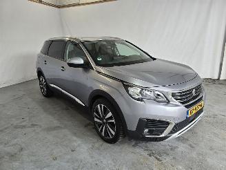 Damaged car Peugeot 5008 1.2 PureTech Allure 2018/2