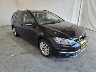 uszkodzony samochody osobowe Volkswagen Golf 1.6 TDI Highline DSG 2019/7