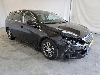 Damaged car Peugeot 308 1.2 PureTech Style 2015/6