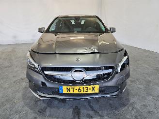Mercedes Cla-klasse Shooting Brake 180 Prestige picture 2