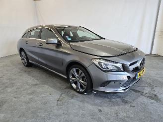krockskadad bil auto Mercedes Cla-klasse Shooting Brake 180 Prestige 2017/4