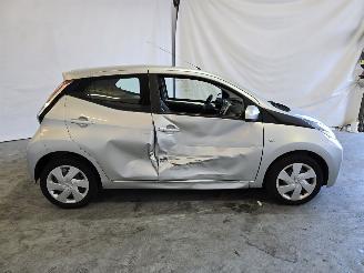 Toyota Aygo 1.0 VVT-i x-play picture 8