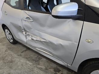 Toyota Aygo 1.0 VVT-i x-play picture 9