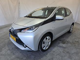 Toyota Aygo 1.0 VVT-i x-play picture 3