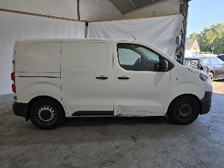 Toyota Proace Compact 1.6 D-4D Cool Comfort picture 8
