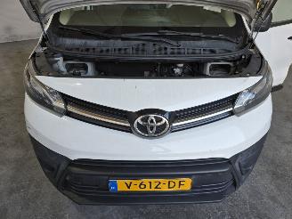 Toyota Proace Compact 1.6 D-4D Cool Comfort picture 14