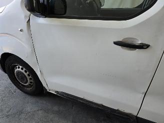 Toyota Proace Compact 1.6 D-4D Cool Comfort picture 13
