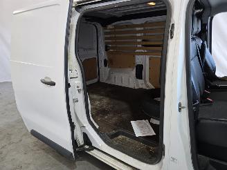 Toyota Proace Compact 1.6 D-4D Cool Comfort picture 19