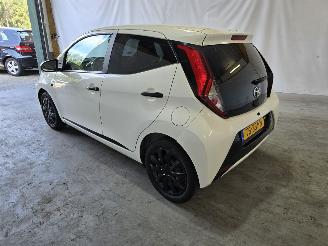 Toyota Aygo 1.0 VVT-i x-play picture 5