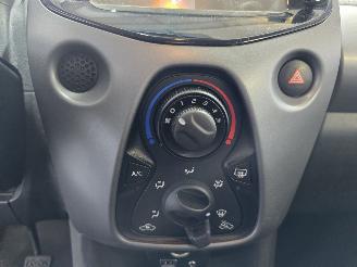 Toyota Aygo 1.0 VVT-i x-play picture 35