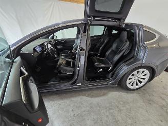 Tesla Model X 90D Base 6p. picture 25