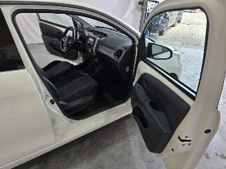 Peugeot 108 1.0 e-VTi Active picture 15