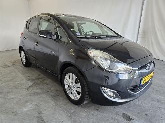 damaged passenger cars Hyundai Ix20 1.6i i-Vision 2011/3
