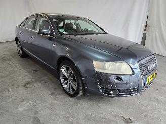 krockskadad bil auto Audi A6 2.4 ProLine 2006/11