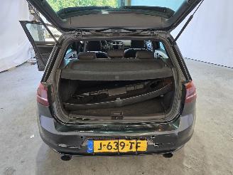 Volkswagen Golf 2.0 TSI GTI picture 20