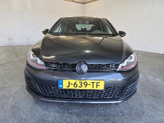 Volkswagen Golf 2.0 TSI GTI picture 2