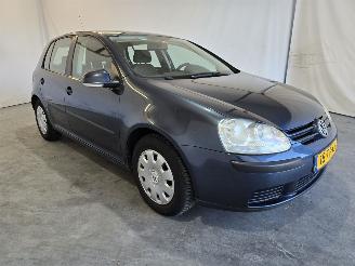 uszkodzony samochody osobowe Volkswagen Golf 1.6 FSI Trendline 2006/8