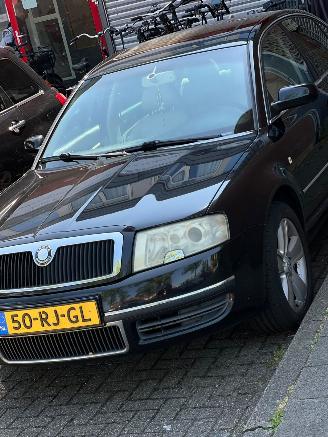 Schadeauto Skoda Superb 2.8 V6 Elegance 2005/4