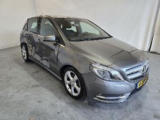 Schadeauto Mercedes B-klasse 180 Ambition 2014/1