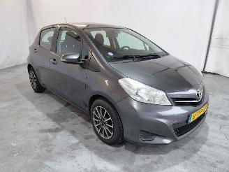 Voiture accidenté Toyota Yaris 1.3 VVT-i Now 2014/5