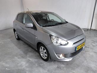 Damaged car Mitsubishi Space-star 1.0 Bright 2015/5