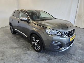 Schadeauto Peugeot 3008 1.2 Puretech 2017/2