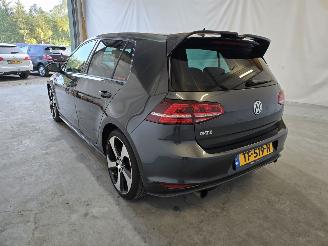 Volkswagen Golf 2.0 TSI GTI Performance picture 5