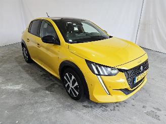 Vaurioauto  passenger cars Peugeot 208 1.2 PureTech GT-Line 2021/2
