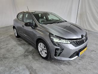 skadebil auto Renault Clio E-TECH HYBRID 2025/10