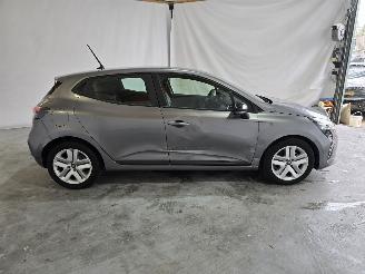 Renault Clio E-TECH HYBRID picture 8
