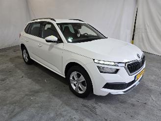 krockskadad bil auto Skoda Kamiq 1.0 TSI Sport Business 2021/5