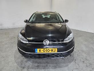Volkswagen Golf 2.0 TDI HL Bns R picture 2