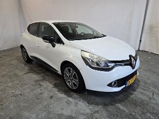 damaged passenger cars Renault Clio 0.9 TCe ECO Night&Day 2014/8