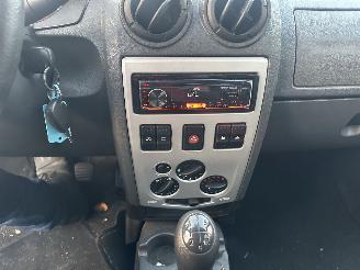 Dacia Logan 1.6-16V Lauréate picture 11