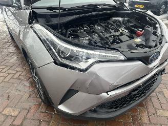 Toyota CH-R 1.8 Hybrid Style picture 16